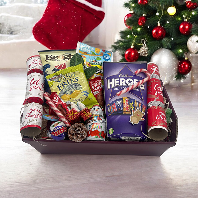 Crackers & Treats Christmas Hamper